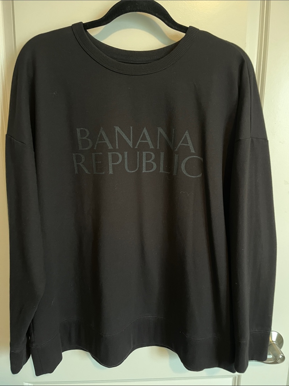 Banana Republic unisex Black heavy knit pullover with Tonal Logo